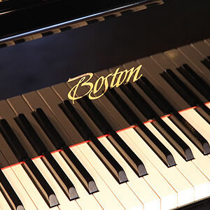 Boston GP218 grand piano